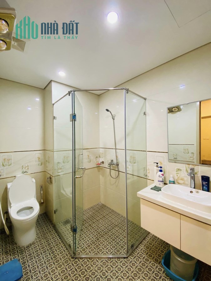 Bán Chung cư The Legacy số 10 Lê Văn Thiêm, Thanh Xuân,  118m2, 3 ngủ, tặng lại nội thất