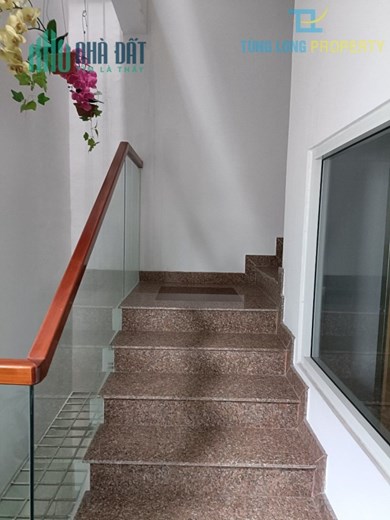 Bán căn nhà mặt tiền 4 tầng đường Đinh Tiên Hoàng, Hải Châu, Đà Nẵng, chiều ngang rộng 7m