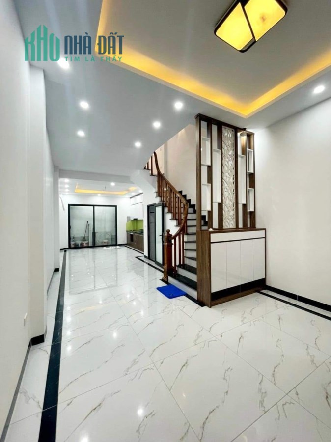 Bán nhà tại ngõ 95 phố Chiến Thắng, quận Hà Đông. Ô tô tránh đỗ cửa, 2 thoáng, ở sướng.