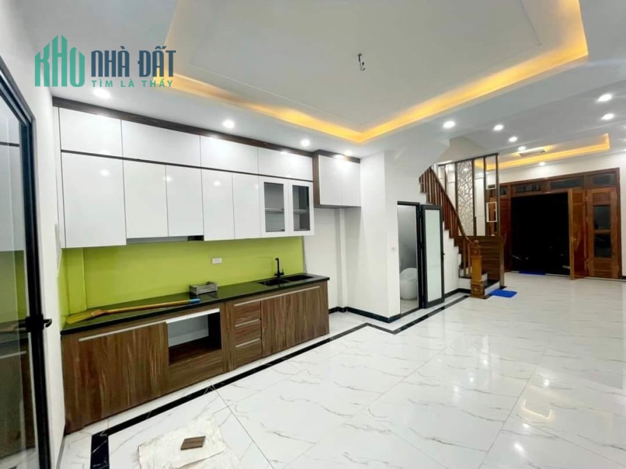 Bán nhà tại ngõ 95 phố Chiến Thắng, quận Hà Đông. Ô tô tránh đỗ cửa, 2 thoáng, ở sướng.