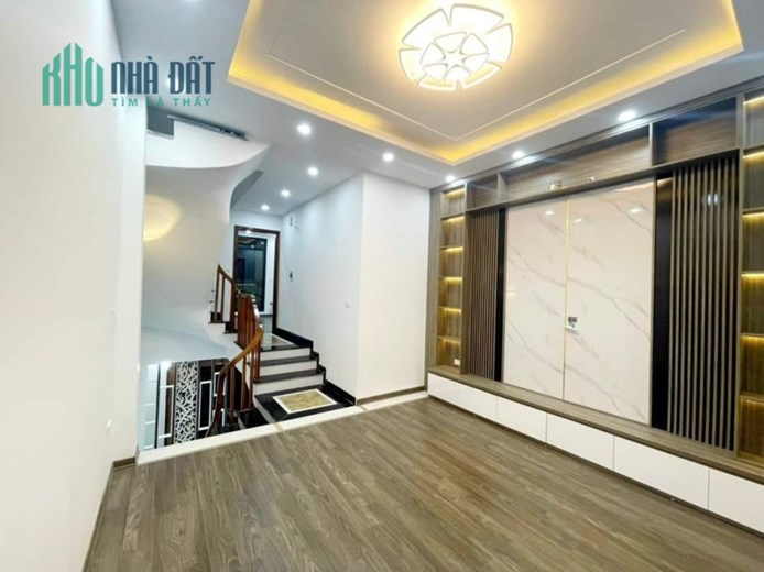 Bán nhà tại ngõ 95 phố Chiến Thắng, quận Hà Đông. Ô tô tránh đỗ cửa, 2 thoáng, ở sướng.