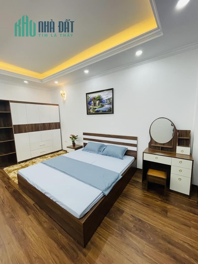 Bán nhà tại ngõ 95 phố Chiến Thắng, quận Hà Đông. Ô tô tránh đỗ cửa, 2 thoáng, ở sướng.