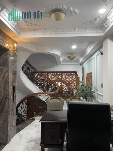 Bán Nhà Trường Chinh Tân Bình 100m2 Nội Thất Vip Giá 18 Tỷ