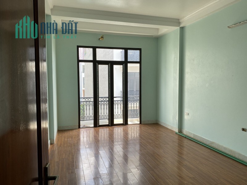 CHỈ 4,9 TỶ SỞ HƯU NHÀ NGÃ 6 Ô CHỢ DỪA 45M2 X 5 TẦNG, GẦN PHỐ, NGÕ NÔNG, THÔNG TỨ TUNG, LH 0966037496