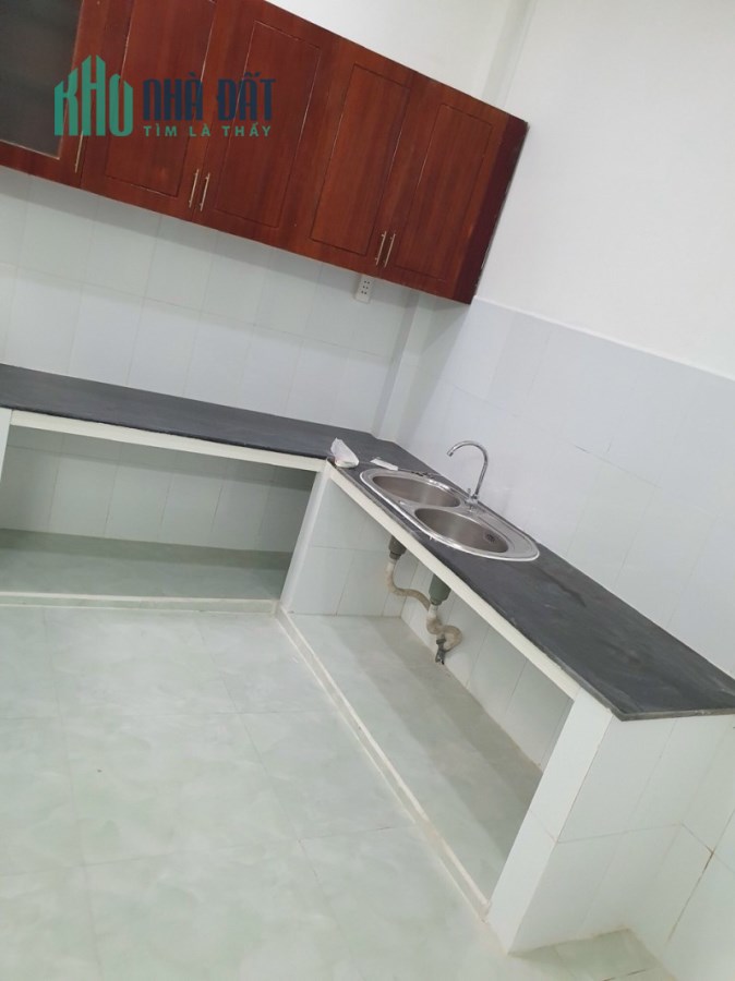 Bán nhà 70m2, 2 lầu, Hoàng Hoa Thám, P7, Bình Thạnh, giá chỉ 4 tỷ 6.