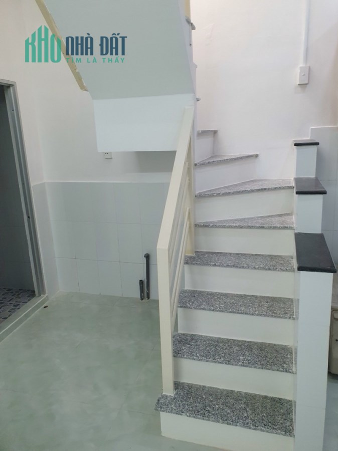 Bán nhà 70m2, 2 lầu, Hoàng Hoa Thám, P7, Bình Thạnh, giá chỉ 4 tỷ 6.