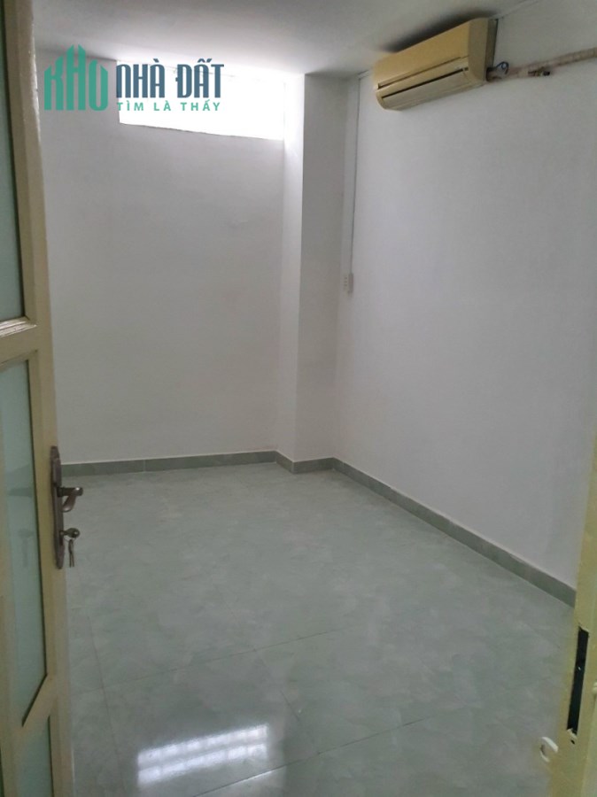 Bán nhà 70m2, 2 lầu, Hoàng Hoa Thám, P7, Bình Thạnh, giá chỉ 4 tỷ 6.