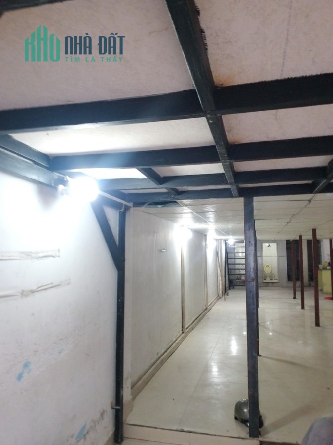 Nhà cấp 4 diện tích lớn hẻm xe hơi đường Tô Hiến Thành P14Q10