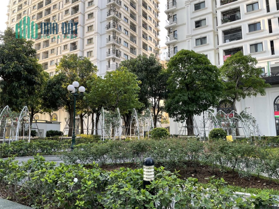 Căn hộ 2 phòng ngủ, 61m2, 2,8 tỷ, full nội thất, chung cư Iris Garden
