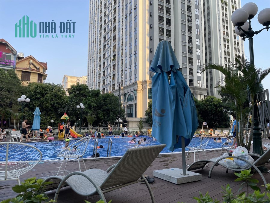 Căn hộ 2 phòng ngủ, 61m2, 2,8 tỷ, full nội thất, chung cư Iris Garden