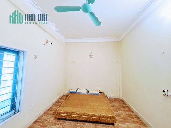 MẶT PHỐ SẦM UẤT - KINH DOANH NGÀY ĐÊM - VỊ TRÍ ĐỈNH 
 Phan Định Giót DT 43m,  3 tầng ,  MT5m, Giá