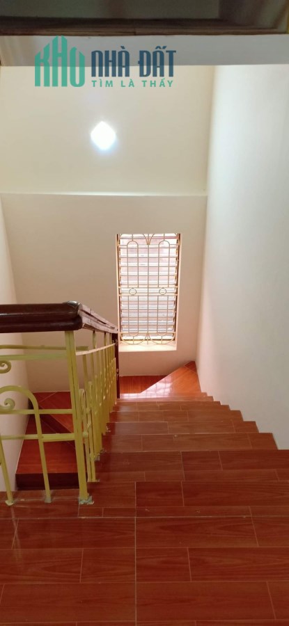 MẶT PHỐ SẦM UẤT - KINH DOANH NGÀY ĐÊM - VỊ TRÍ ĐỈNH 
 Phan Định Giót DT 43m,  3 tầng ,  MT5m, Giá