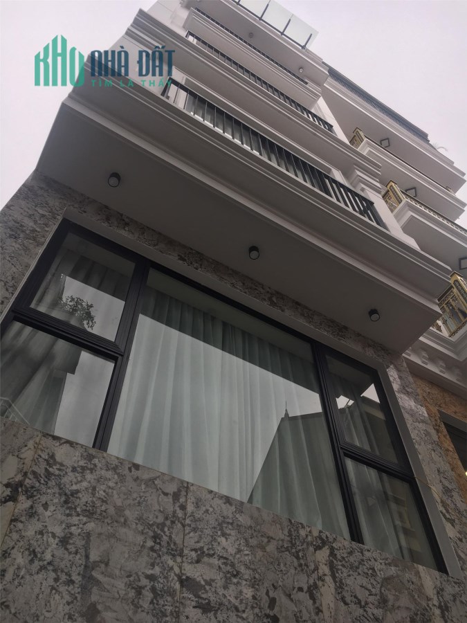 Ngay mặt đường Thanh Am, Long Biên, nhà mới ở ngay, lô góc, gần ô tô, 38mx5t, nhỉnh 3 tỷ.