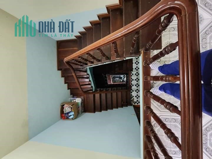 Bán Nhà Phố Nguyễn Ngọc Vũ 81m2 x 4 tầng , gần Phố , Phân Lô , ô tô , giá đầu tư chỉ hơn 10 tỷ