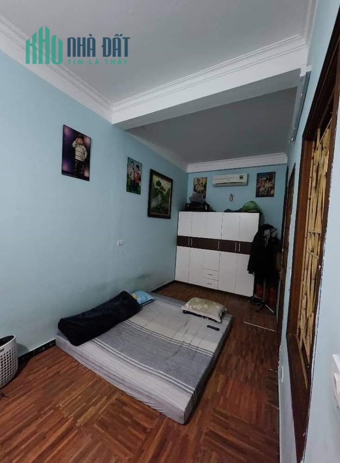 Bán Nhà Phố Nguyễn Ngọc Vũ 81m2 x 4 tầng , gần Phố , Phân Lô , ô tô , giá đầu tư chỉ hơn 10 tỷ