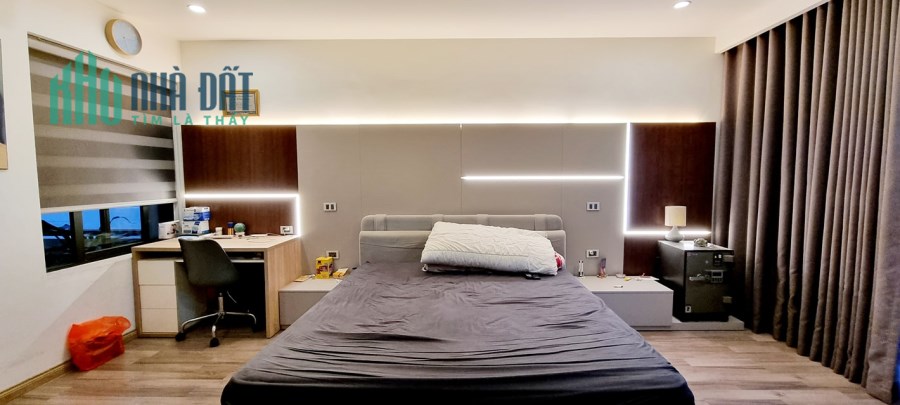 Bán nhà phố Đỗ Quang, Cầu Giấy 270m, mt 18m. Giá: 82 tỷ