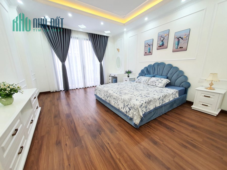 Bán nhà phố Lê Thanh Nghị, Hai Bà Trưng 70m, 5 tầng, mt 4.3m. Giá: 22.5 tỷ