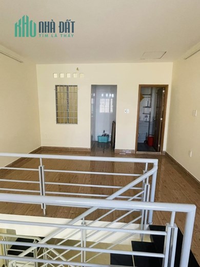 GIÁ MỚI CHỈ CÒN 7.5 TỶ - NHÀ NGAY ĐH HUTECH - 56M2 - 3 MẶT TIỀN - HẺM 6M