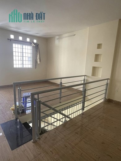 GIÁ MỚI CHỈ CÒN 7.5 TỶ - NHÀ NGAY ĐH HUTECH - 56M2 - 3 MẶT TIỀN - HẺM 6M