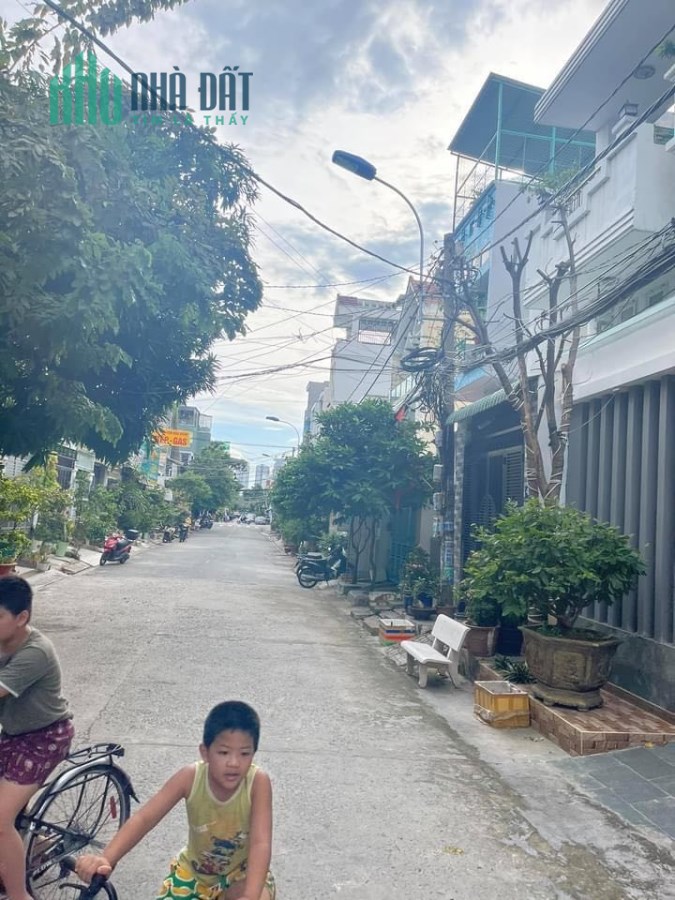 NHÀ 2 TẦNG, KỀ MẶT ĐƯỜNG TRẦN XUÂN SOẠN, NGANG 7,5M, LỘ Ô TÔ TRƯỚC NHÀ 6M, NHỈNH 6 TỶ