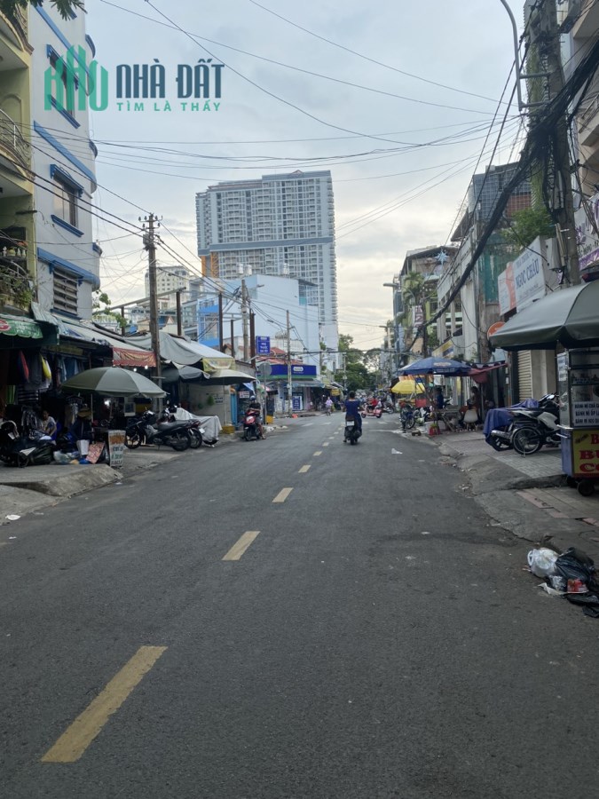 Bán gấp nhà MT Nhật Tảo, P.6, Quận 10. Gần chợ Nhật Tảo.
