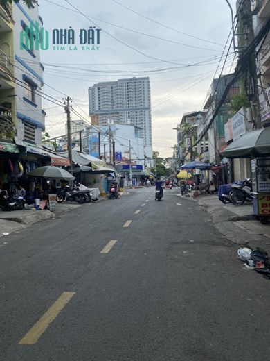 Bán gấp nhà MT Nhật Tảo, P.6, Quận 10. Gần chợ Nhật Tảo.