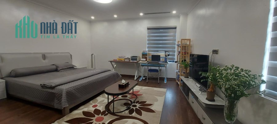 Bán nhà mặt phố Nguyễn Văn Cừ, Long Biên 180m, 3 tầng, mt 12m. Giá: 70 tỷ