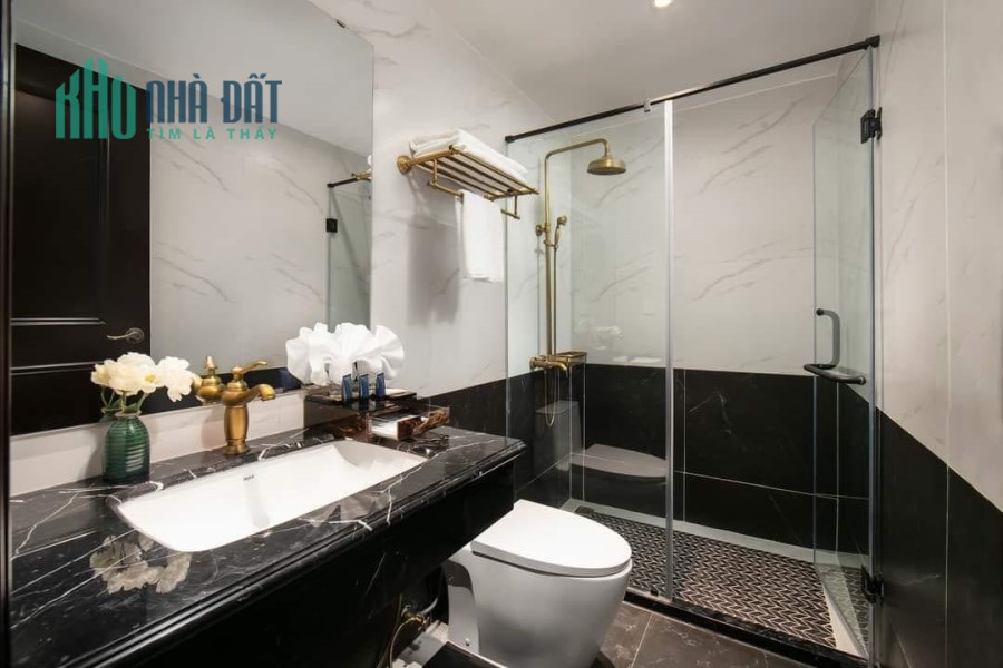 Bán Khách Sạn Mặt Hồ Ngọc Khánh,3 Mặt Thoáng,7 tầng Thang Máy, 130m2, Giá 58 tỷ