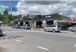 Mình có mặt bằng cần cho thuê. Nhà kiêng cố, ngang 30m, xâu vào 26m.