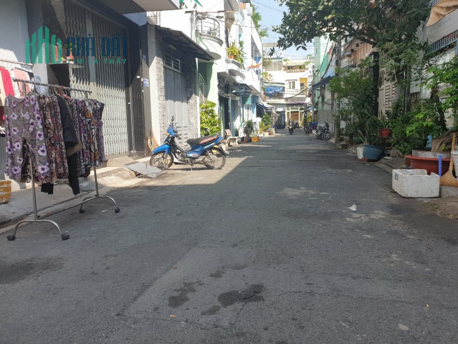 TÂN PHÚ NHỈNH 80 TRIỆU / M2 . NHÀ TÔ HIỆU . HẺM RỘNG 6M . 63M2 . Ô TÔ NGỦ TRONG NHÀ .