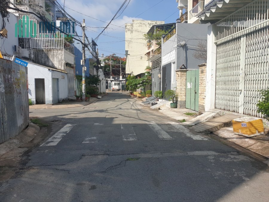 TÂN PHÚ NHỈNH 80 TRIỆU / M2 . NHÀ TÔ HIỆU . HẺM RỘNG 6M . 63M2 . Ô TÔ NGỦ TRONG NHÀ .