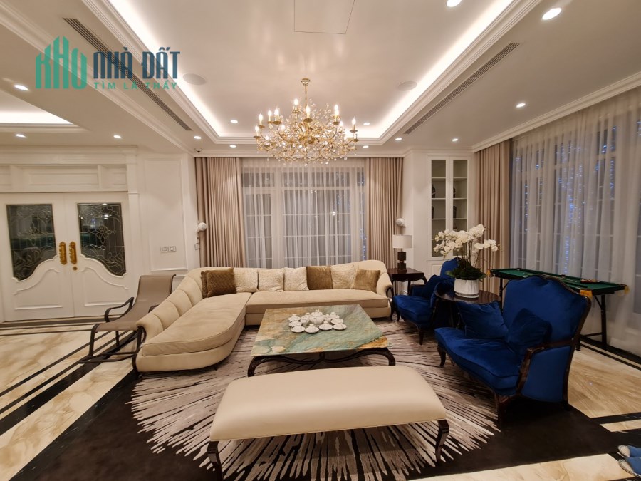 Bán tòa khách sạn mặt phố Mã Mây, 250m2x7 tầng, thang máy, doanh thu 300tr/tháng, 160 tỷ