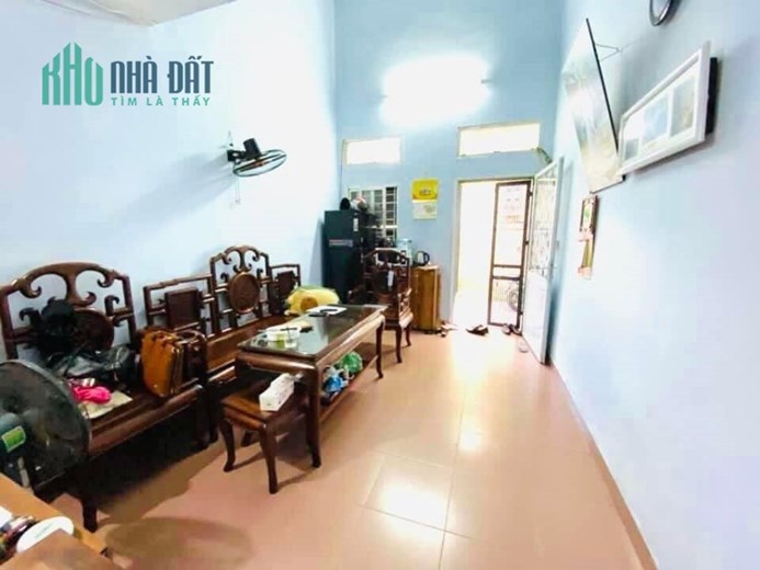 BÁN NHÀ NGÕ PHỐ TÂY SƠN ĐỐNG ĐA HN. 3,2 TỶ HỘ KHẨU ĐỐNG ĐA. 4 TẦNG ,LÔ GÓC, Ô TÔ QUA NHÀ