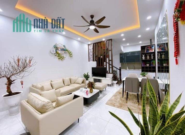 Mỹ Đình 1 lô góc 37.2m2 Tặng Nội Thất ở ngay, 5 tầng giá 4.3 tỷ