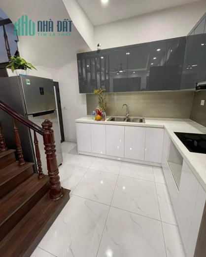 Mỹ Đình 1 lô góc 37.2m2 Tặng Nội Thất ở ngay, 5 tầng giá 4.3 tỷ