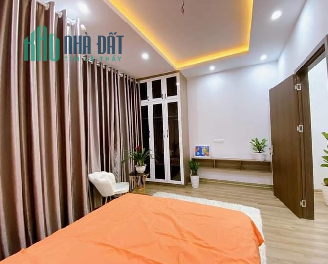 Mỹ Đình 1 lô góc 37.2m2 Tặng Nội Thất ở ngay, 5 tầng giá 4.3 tỷ