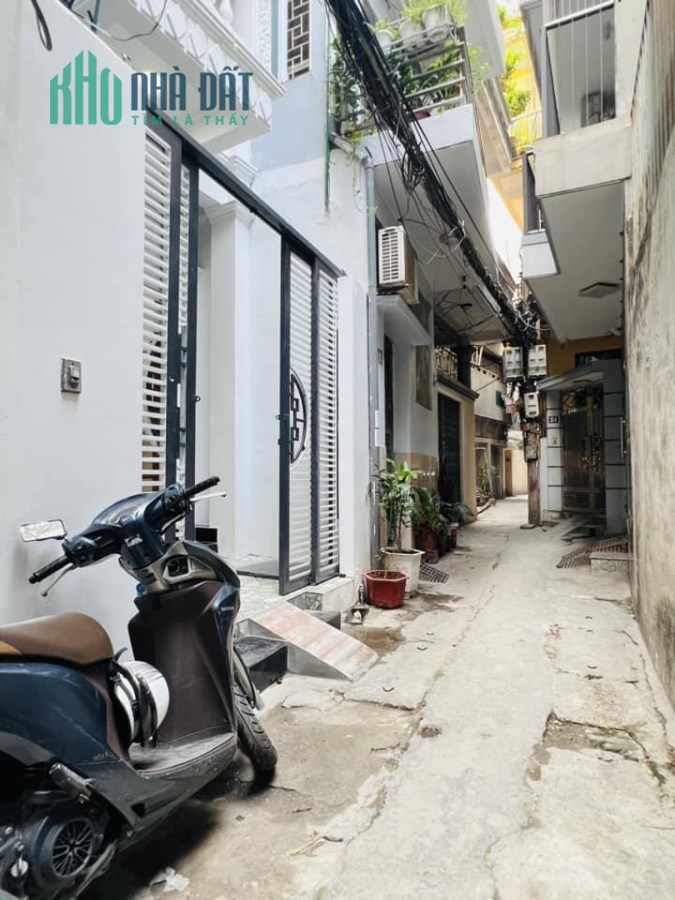 Bán Nhà Giảng võ - Q. Ba Đình, Dt 56m x 4t, Mt 3.7m, Giá 5.2 tỷ, Rẻ Nhất khu vực.