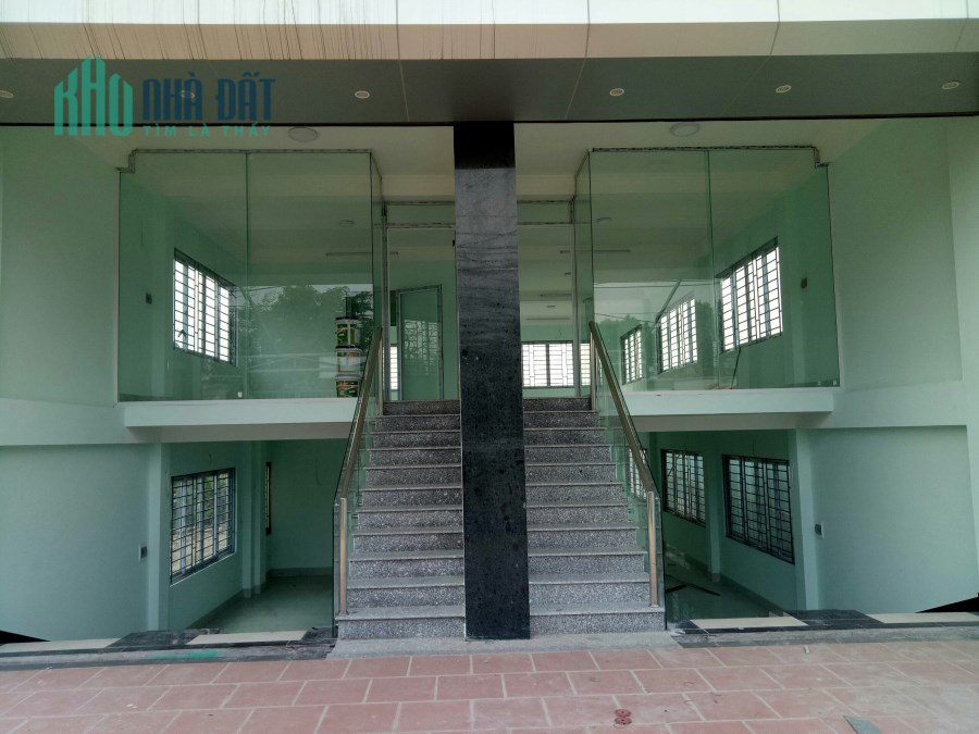 Chính chủ cho thuê nhà mặt phố 317 đường Hoàng Tăng Bí, Bắc Từ Liêm, HN - 336m2 sàn*2 tầng