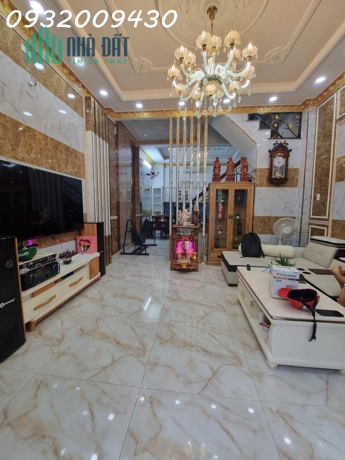 Trung Tâm TT Nhà Bè - nhà 4 tầng 5 x 12 OTO đỗ cửa - gần chợ Phú Xuân , giá 6 tỷ.