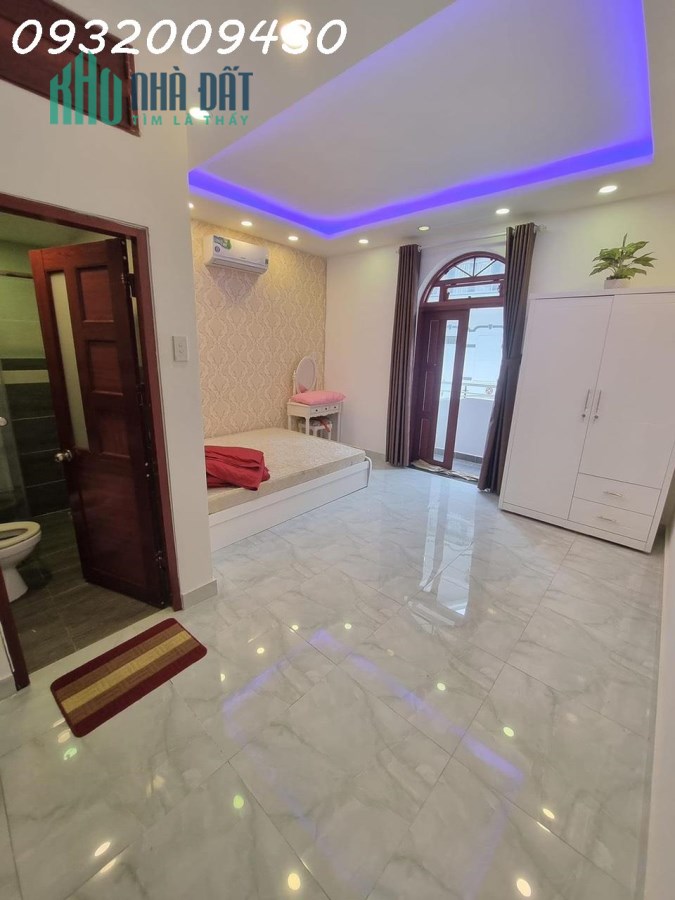 Trung Tâm TT Nhà Bè - nhà 4 tầng 5 x 12 OTO đỗ cửa - gần chợ Phú Xuân , giá 6 tỷ.