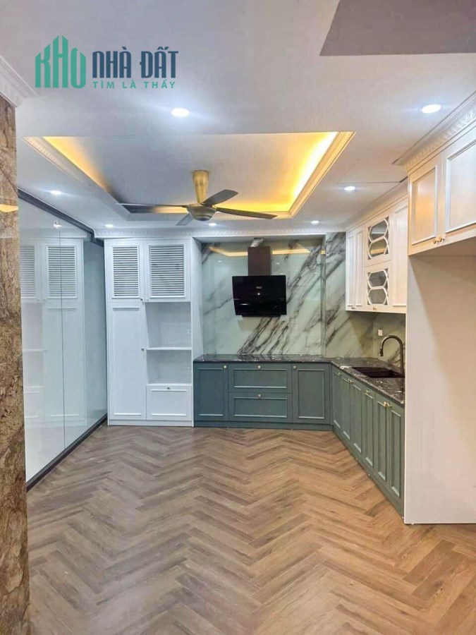 Nhà đẹp lõi Bồ Đề xây mới, ô tô thông, sát phố, nội thất Đức, 77m2x 6t thang máy, 13 tỷ 8