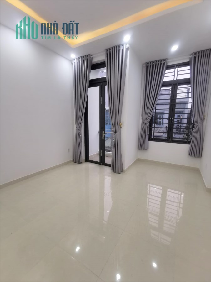 XE HƠI VÀO NHÀ - THẠNH LỘC QUẬN 12, 61M2, 2 TẦNG BTCT, KHU DÂN TRÍ - 5 PHÚT QUA GÒ VẤP - CHỈ HƠN 3