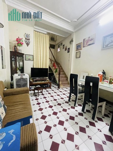 HIẾM- 100tr/M2 Nhà NGUYỄN TRÃI - Ba Gác Đỗ Cửa - 32M2x5T, mặt Tiền 4.5 M Giá 3.3 Tỷ