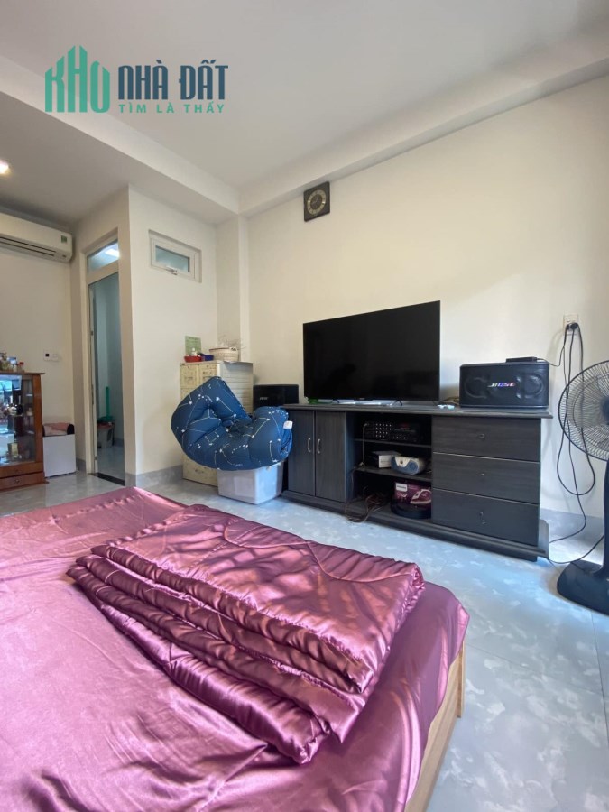 BÁN GÁP NHÀ HXH TRÁNH ĐƯỜNG ỐNG ÍCH KHIÊM  Q11 - NHÀ ĐẸP 5 TẦNG BTCT - OTO 16 CHỔ VÀO NHÀ. .