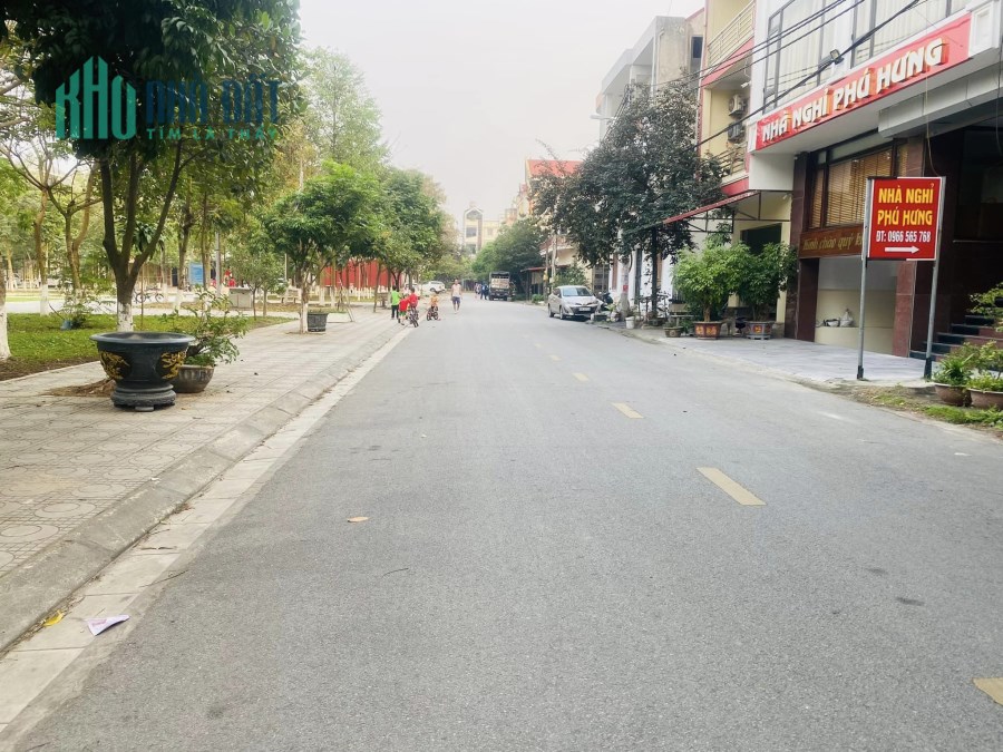 BÁN NHÀ 3 TẦNG ĐƯỜNG BÌNH THAN- RỘNG THÊNH THANG, CONTAINER ĐỖ CỬA -  KINH DOANH SẦM UẤT- GIÁ SẬP