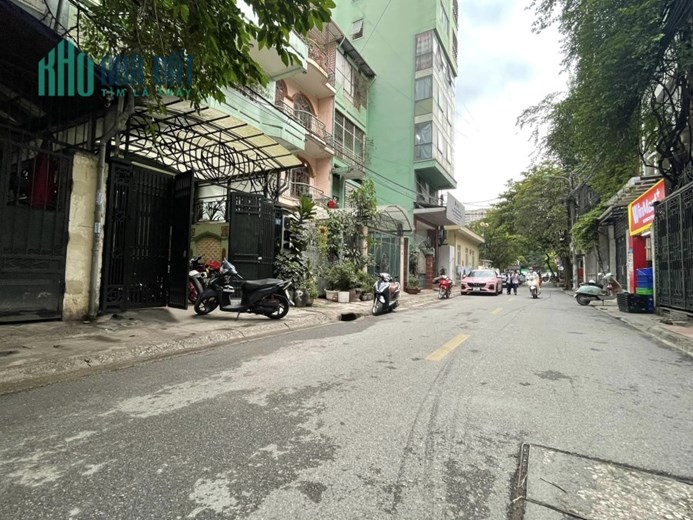 Bán Nhà Mặt Phố Quận Thanh Xuân 95 m  5 T MT 5 m Giá 17 Tỷ . Vỉa hè Rộng Kinh Doanh Các Loại Hình