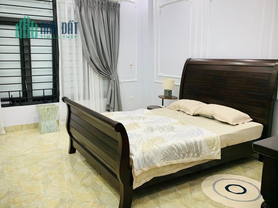 BÁN NHÀ  ĐÊ LA THÀNH ,TẶNG NỘI THẮT ,NHÀ MỚI 44M2 5 TẦNG MẶT TIỀN 5.79M CHỦ HẠ CHÀO 300 TRIỆU CÒN