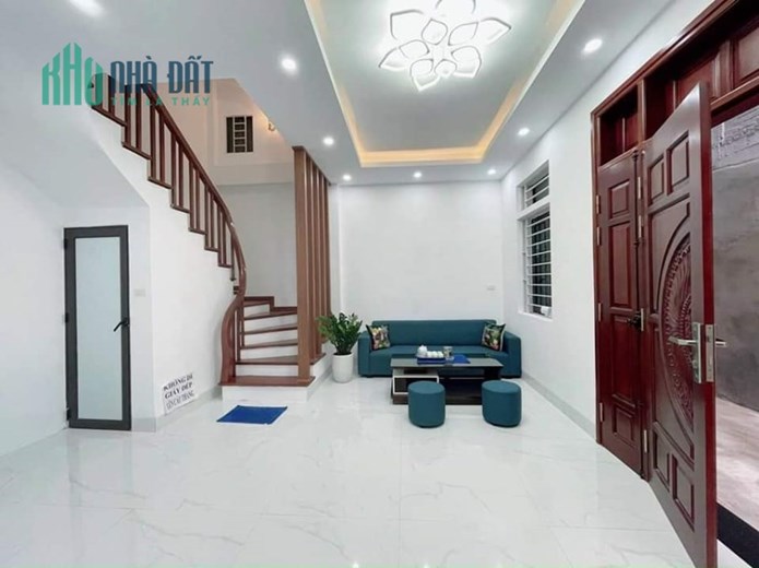 Bán nhà Chùa Bộc Đống Đa, ngõ thông, ô tô đỗ rất gần, chỉ Nhỉnh 3 tỷ