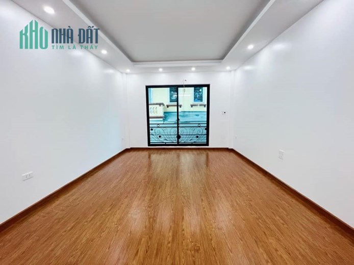 Bán nhà Chùa Bộc Đống Đa, ngõ thông, ô tô đỗ rất gần, chỉ Nhỉnh 3 tỷ