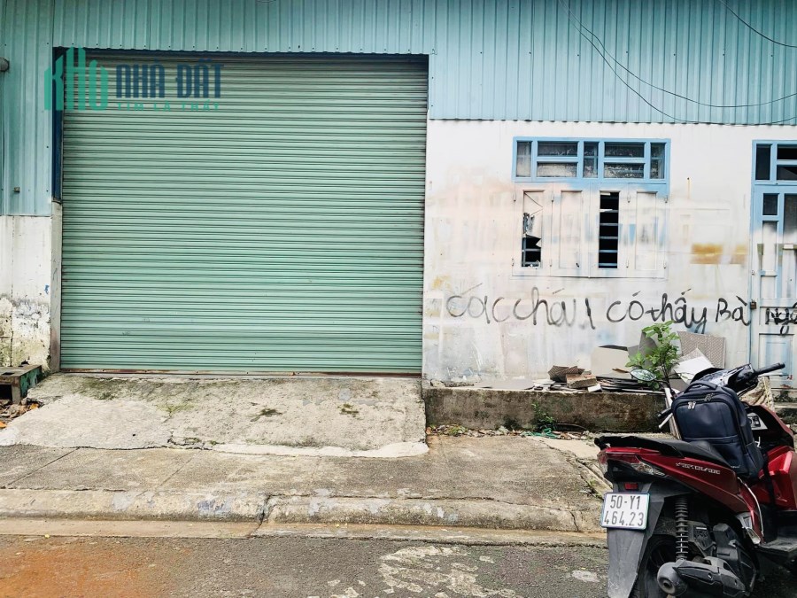 Cần vốn bán gấp nhà xưởng diện tích 186m2 đường Lê Văn Khương , phường Hiệp Thành , quận 12, TPHCM